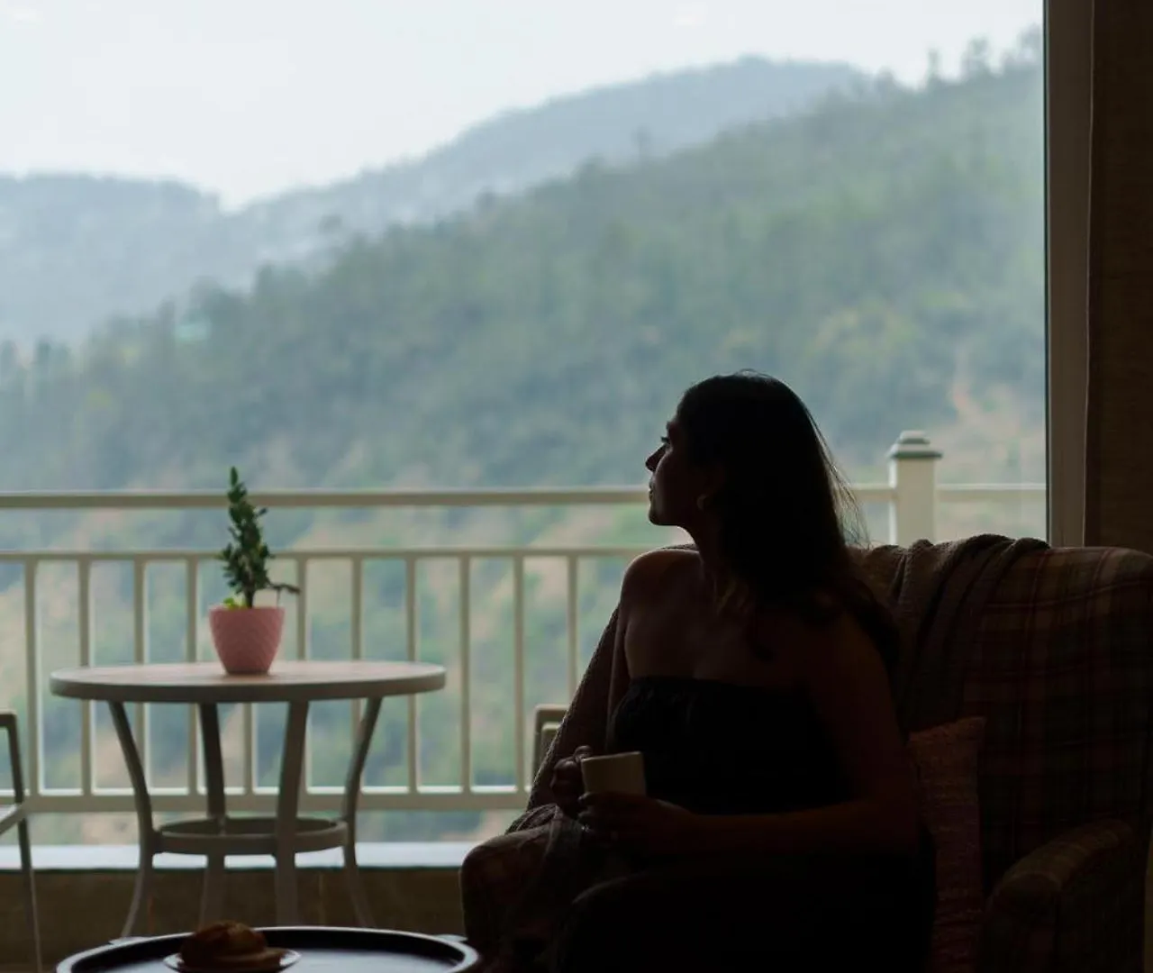 Stayvista At The Mohru Estate W Heated Pool Shimla