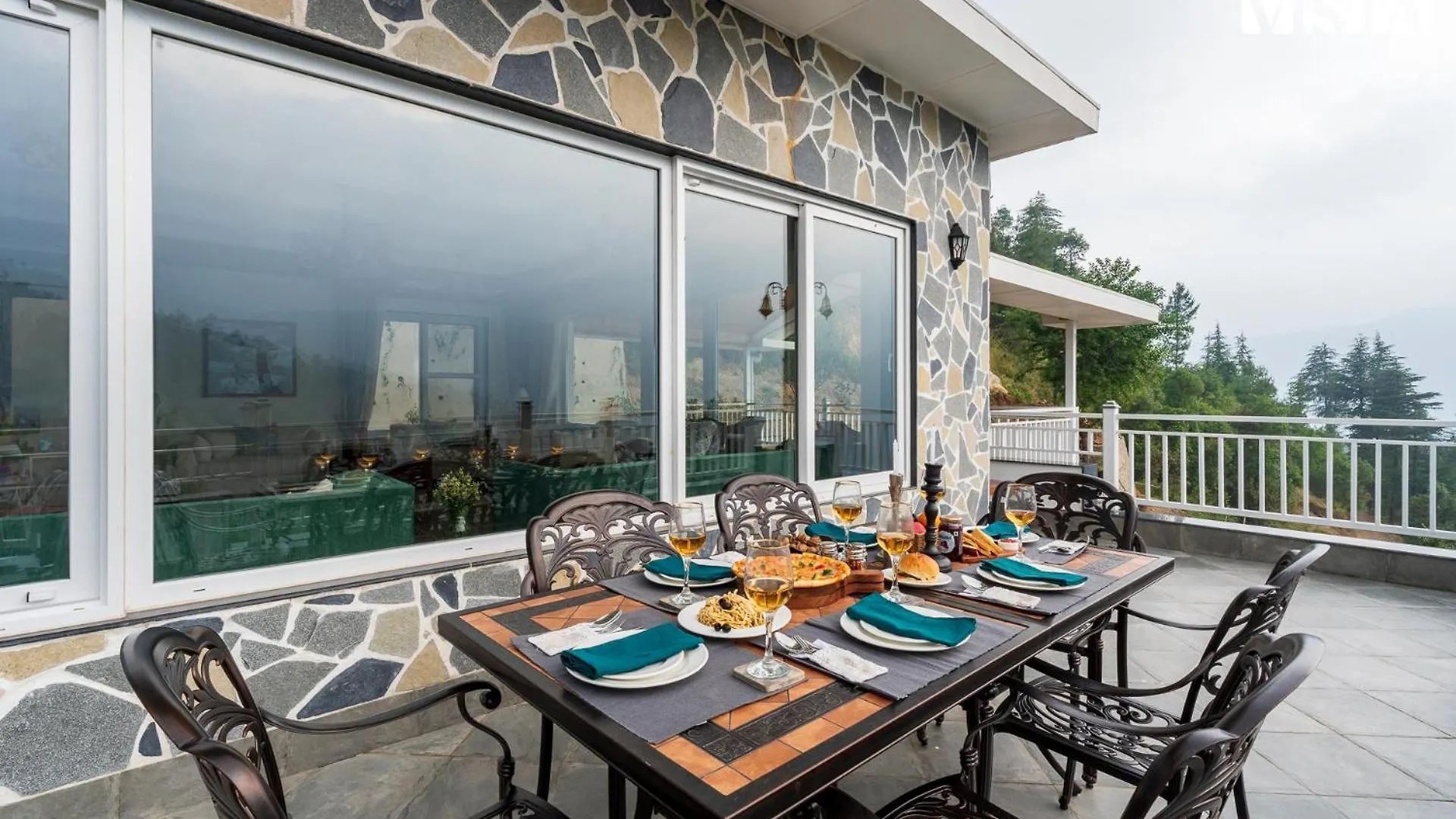 Stayvista At The Mohru Estate W Heated Pool Shimla