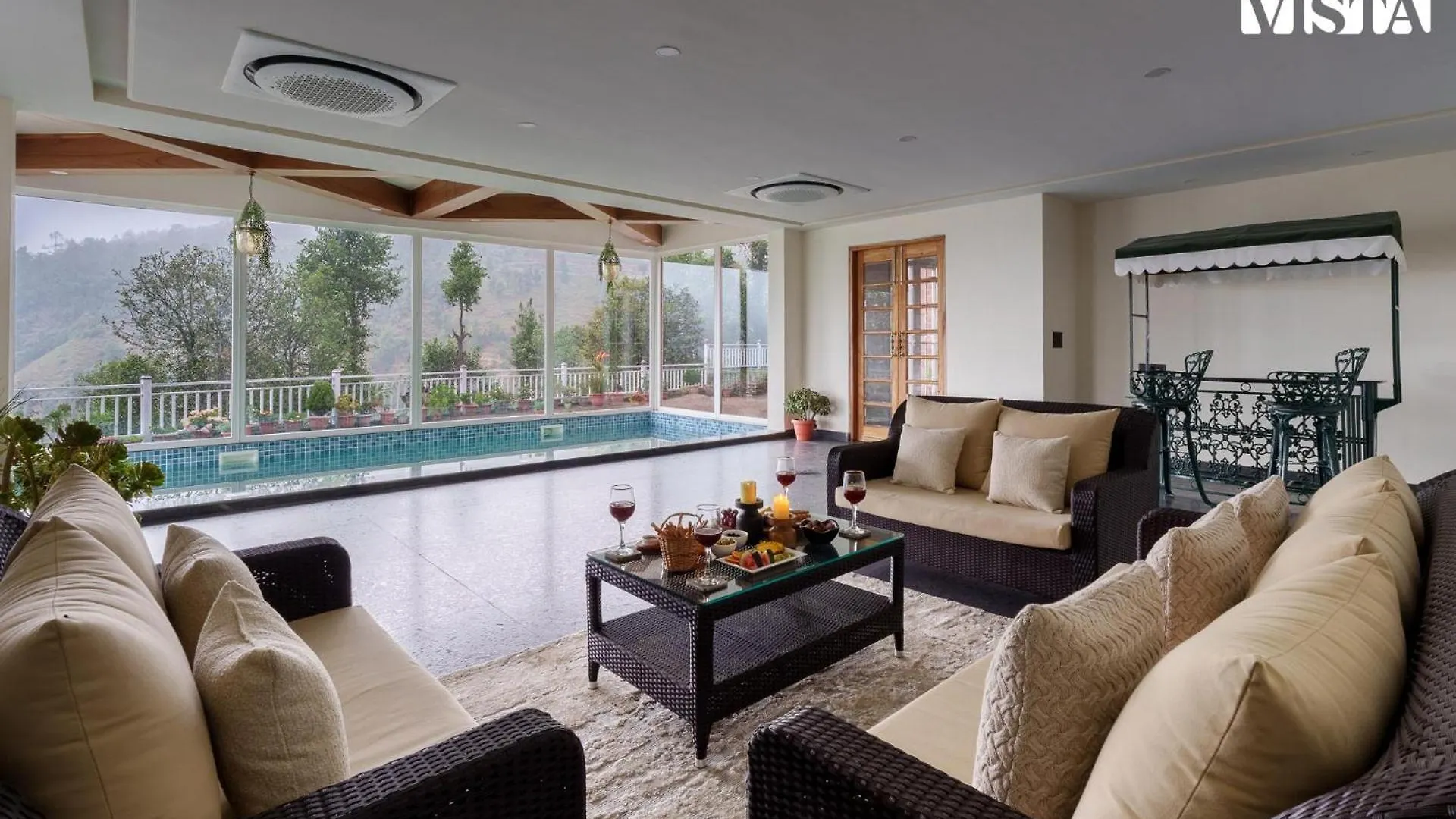 Stayvista At The Mohru Estate W Heated Pool Shimla